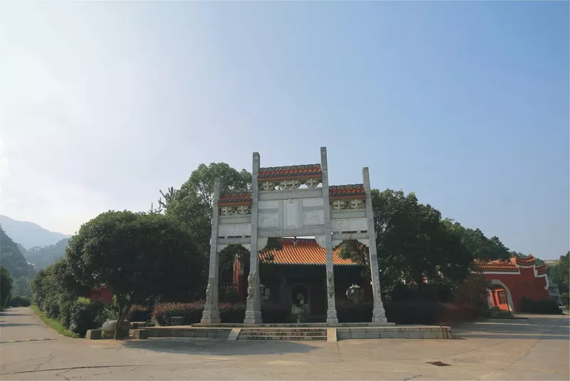 007-朱陵宫山门牌坊.jpg